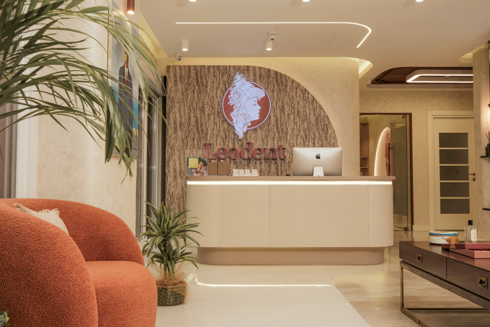 Leodent Dental Clinic — resepsiyon